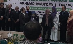 Direktur EWRC Indonesia Dwi Suci Lestariana hadiri Promosi Doktor Akhmad Mustofa dari Unisri