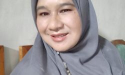 Pengaruh Pandemi Covid 19 terhadap kesehatan dan social kemasyarakatan (Goresan Sederhana dalam Mengapreasiasi Hari Kesehatan Nasional) Oleh: Sri Suwarni (Dosen Poltekkes Surakarta, Mahasiswa S3 Pemberdayaan Masyarakat UNS)