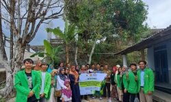 Luar Biasa ! KKN Universitas Boyolali Adakan Penyuluhan Pembuatan Pupuk Organik Cair ( POC ) dari Limbah Peternakan (Urina Sapi) di Desa Jombong Cepogo Boyolali.