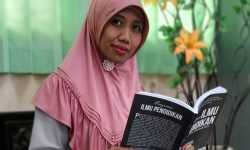 UPDATE !  Terbit Desember 2022, Pengantar  ILMU PENDIDIKAN Diterbitkan oleh : Penerbit Lakeisha —- CP. 0815-6789-8354—- Para Penulis:  Hengki Nurhuda, Intan Kusumawati, Mega Adyna Movitaria, Endik Deni Nugroho, Undang Suryatno, Puspo Nugroho, Ahmad Asroni, Sutomo, Eneng Martini  Editor : Dr. Nunik Yudaningsih, M.Pd