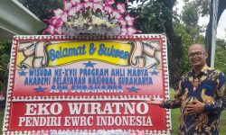 Hadir di Wisuda APN Surakarta, Pendiri EWRC Indonesia Sampaikan Ucapan Selamat